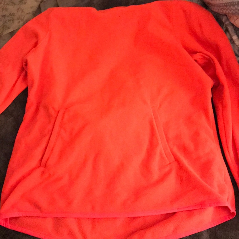 Long sleeved work out sweater